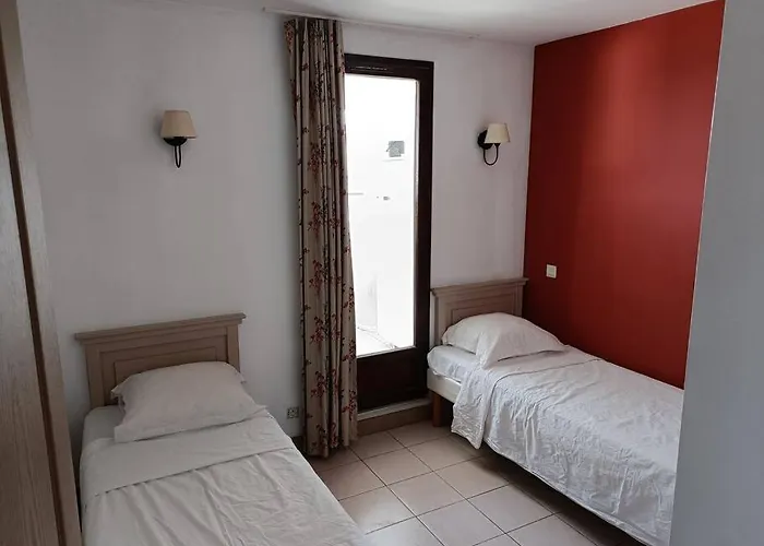 Superbe T4 Cap D'agde, Front De Mer, 3 Chambres, Piscine, Clim, Parking, Balcon *